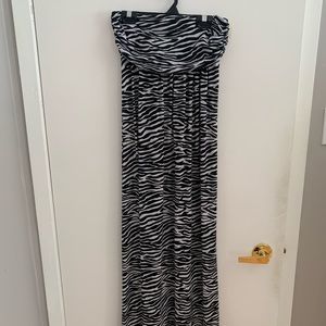 [S]👗NWOT - Zebra maxi dress